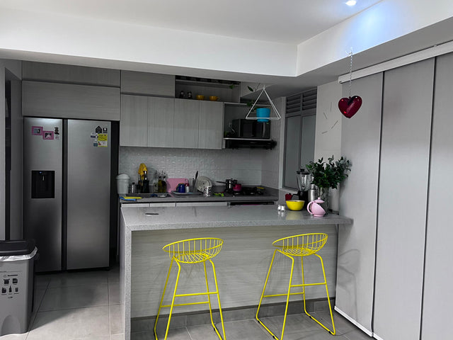 Silla de barra concha amarilla